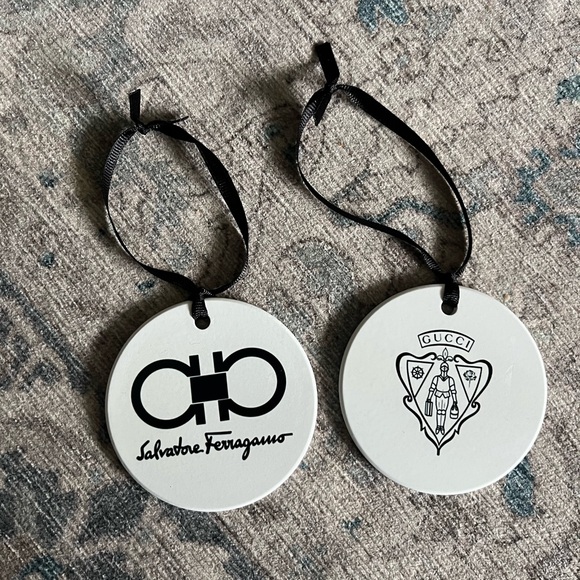 Unlisted LIVE Show Listing - Picture 2 of 2